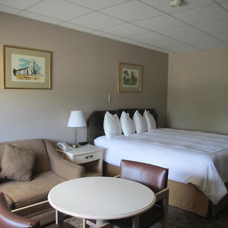 Balmer Hotel レッド・レイク エクステリア 写真